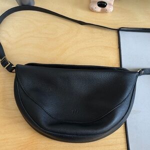NWOT Portland Leather large Koala sling bag